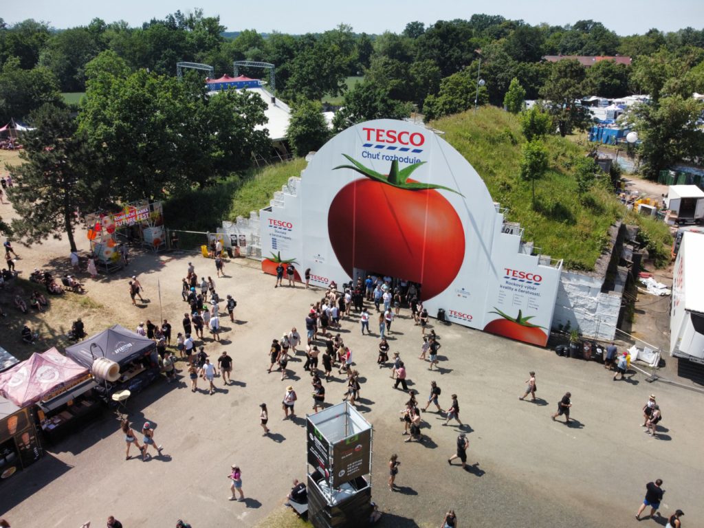 Premiéra Tesco na Rock for People: Prodejna vzbudila obrovské nadšení u návštěvníků i na sociálních sítích