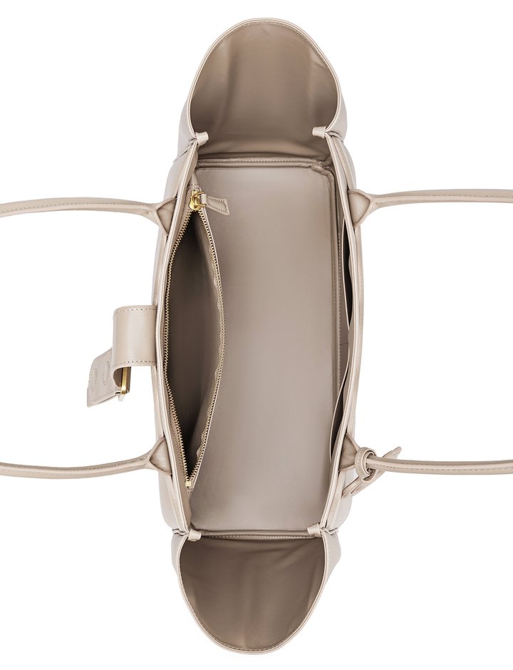 ABODI x VUCH LAB představují spolupráci a mystickou kolekci inspirovanou českými, maďarskými a transylvánskými historickými kořeny a legendami